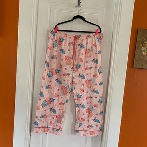 Margaritville pajama bottoms. Hawaiian pattern.